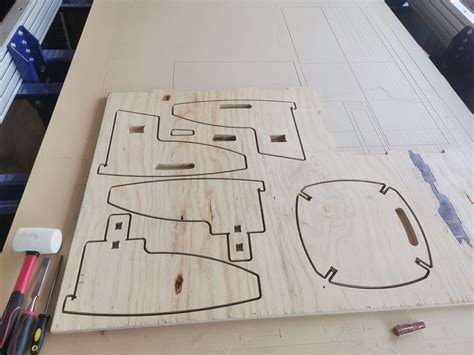 Introducción al diseño de mobiliario con router CNC .